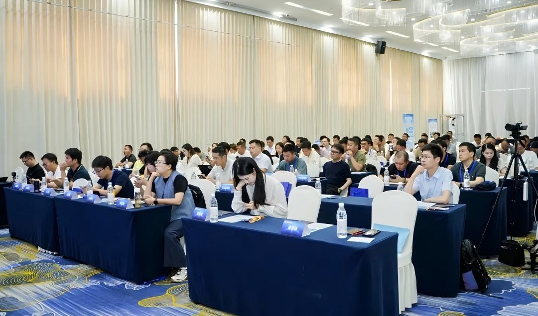 武汉展科技、上海论安全,充电机器人解锁商业新模式! 武汉展科技、上海论安全,充电机器人解锁商业新模式!